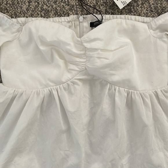 ⭐ Women’s Buffalo off the shoulder white top- Size XS - Picture 2 of 3